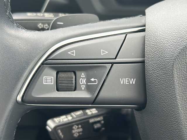 アウディ Ａ３ セダン 30TFSI アドバンスド 東京都 2022(令4)年 1.3万km グレイシアホワイトメタリック コンビニエンス＆アシスタンスパッケージ/アダプティブクルーズコントロール/ワンオーナー/メモリナビ/バックカメラ/ETC2.0/プッシュスタート/保証書/取説書/スペアスマートキー