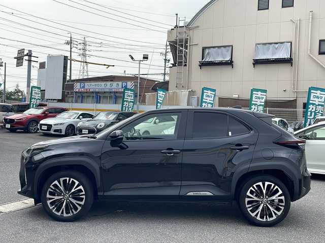 トヨタ ヤリスクロス ハイブリッド Z 愛知県 2022(令4)年 2.4万km ブラックマイカ /禁煙車//ワンオーナー//純正ディスプレイオーディオ//FM/AM/BT/Miracast/USB//前後ドライブレコーダー//革巻きステアリング//ステアリングスイッチ//運転席パワーシート//前席シートヒーター//ハーフレザーシート//LEDオートライト//フロントフォグ//オートハイビーム//プッシュスタート//ビルトインETC//LTA//PCS//BSM//RCTA//PKSB//RSA//ACC//クリアランスソナー//電動パーキングブレーキ//ブレーキホールド//オートリトラウィンカーミラー//ISOFIX//純正フロアマット//ECO/PWR/EVモード//スマートキー//保証書/取扱説明書/スペアキー