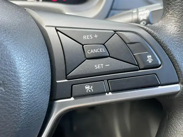 日産 ノート e－パワー X Bアロー 千葉県 2020(令2)年 5.5万km ブリリアントホワイトパール/スーパーブラック 2トーン 純正メモリナビ　/全方位カメラ　/Ｂｌｕｅｔｏｏｔｈ接続あり　/ＣＤ／ＤＶＤ　/ＥＴＣ　/衝突被害軽減ブレーキ　/レーンキープアシスト　/コーナーセンサー　/純正ダークメタリックアルミホイール　/ステアリングスイッチ