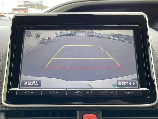 トヨタ ヴォクシー ZS 煌Ⅱ 道北・旭川 2016(平28)年 5.8万km ホワイトパールクリスタルシャイン ・４WD/・禁煙車/・寒冷地仕様/・ワンオーナー/・社外エンジンスターター/・純正SDナビ/CD/DVD/SD/フルセグTV/BT/・両側電動スライドドア/・バックカメラ/・PCS/・LDA/・黒革シートカバー/・オートマチックハイビーム/・オートライト/・LEDヘッドライト/・リアヒーター/・ワイパーデアイサー/・アイドリングストップ/・ECOモード切替スイッチ/・純正フロアマット/・ビルトインETC/・保証書＆取扱説明書