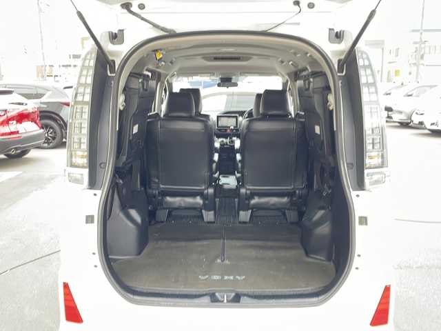 トヨタ ヴォクシー ZS 煌Ⅱ 道北・旭川 2016(平28)年 5.8万km ホワイトパールクリスタルシャイン ・４WD/・禁煙車/・寒冷地仕様/・ワンオーナー/・社外エンジンスターター/・純正SDナビ/CD/DVD/SD/フルセグTV/BT/・両側電動スライドドア/・バックカメラ/・PCS/・LDA/・黒革シートカバー/・オートマチックハイビーム/・オートライト/・LEDヘッドライト/・リアヒーター/・ワイパーデアイサー/・アイドリングストップ/・ECOモード切替スイッチ/・純正フロアマット/・ビルトインETC/・保証書＆取扱説明書