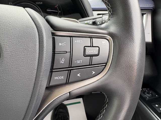 レクサス ＵＸ 250h アーバンエレガンス 大阪府 2021(令3)年 3.8万km ソニックチタニウム ナビ　/フルセグ　/Ｂｌｕｅｔｏｏｔｈ　/全方位カメラ　/レザーシート　/シートヒーター　/ステアリングヒーター　/パワーバックドア　/ブラインドスポットモニター　/前後ドラレコ　/ビルトイン２．０ＥＴＣ　/ＡＣ１００Ｖ