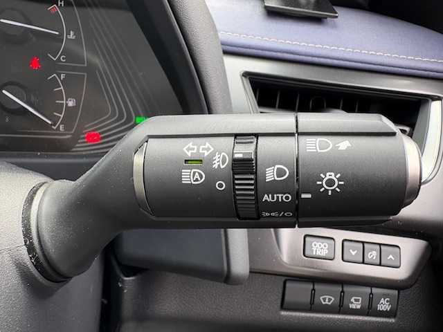 レクサス ＵＸ 250h アーバンエレガンス 大阪府 2021(令3)年 3.8万km ソニックチタニウム ナビ　/フルセグ　/Ｂｌｕｅｔｏｏｔｈ　/全方位カメラ　/レザーシート　/シートヒーター　/ステアリングヒーター　/パワーバックドア　/ブラインドスポットモニター　/前後ドラレコ　/ビルトイン２．０ＥＴＣ　/ＡＣ１００Ｖ
