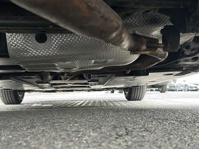 トヨタ プリウス S 福島県 2018(平30)年 6.2万km シルバーM 4WD ナビ バックカメラ ワンセグTV 横滑り防止 衝突軽減 車両逸脱警報 コーナーセンサー クルーズコントロール追従 ETC オートライト 純正LEDライト 純正マット スマートキー スペアキー