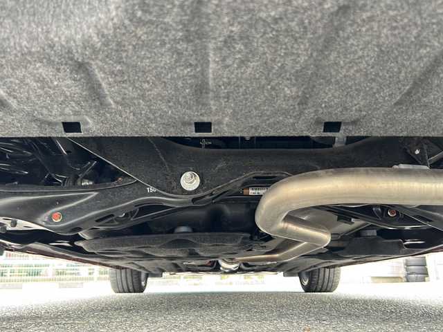 ホンダ シビック e:HEV 大阪府 2023(令5)年 3.1万km プレミアムクリスタルレッドM ワンオーナー/純正メモリナビ/・FM/AM/Bluetooth/・フルセグテレビ/ETC2.0/前後ドライブレコーダー/バックカメラ/ワイヤレス充電器/衝突軽減ブレーキ/レーンキープアシスト/革巻きステアリング/ステアリングリモコン/パドルシフト/シートヒーター（D席+N席）/コーナーセンサー/LEDヘッドライト/オートライト/オートエアコン/スマートキー×2/プッシュスタートボタン/12V電源/USBジャック/純正18インチアルミホイール/純正フロアマット/取扱説明書/保証書