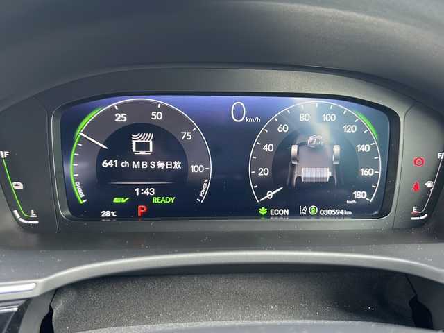 ホンダ シビック e:HEV 大阪府 2023(令5)年 3.1万km プレミアムクリスタルレッドM ワンオーナー/純正メモリナビ/・FM/AM/Bluetooth/・フルセグテレビ/ETC2.0/前後ドライブレコーダー/バックカメラ/ワイヤレス充電器/衝突軽減ブレーキ/レーンキープアシスト/革巻きステアリング/ステアリングリモコン/パドルシフト/シートヒーター（D席+N席）/コーナーセンサー/LEDヘッドライト/オートライト/オートエアコン/スマートキー×2/プッシュスタートボタン/12V電源/USBジャック/純正18インチアルミホイール/純正フロアマット/取扱説明書/保証書