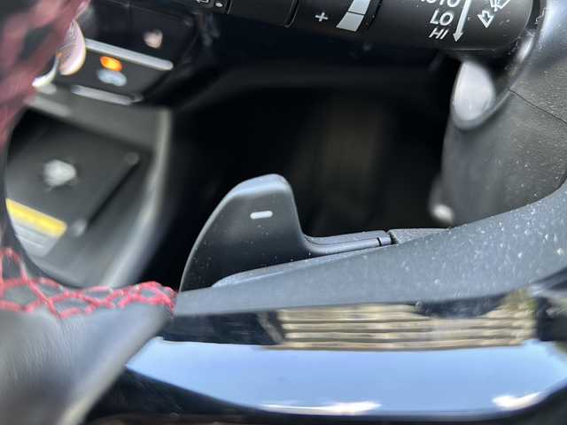 ホンダ シビック e:HEV 大阪府 2023(令5)年 3.1万km プレミアムクリスタルレッドM ワンオーナー/純正メモリナビ/・FM/AM/Bluetooth/・フルセグテレビ/ETC2.0/前後ドライブレコーダー/バックカメラ/ワイヤレス充電器/衝突軽減ブレーキ/レーンキープアシスト/革巻きステアリング/ステアリングリモコン/パドルシフト/シートヒーター（D席+N席）/コーナーセンサー/LEDヘッドライト/オートライト/オートエアコン/スマートキー×2/プッシュスタートボタン/12V電源/USBジャック/純正18インチアルミホイール/純正フロアマット/取扱説明書/保証書