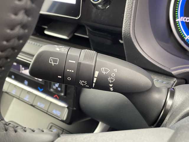 トヨタ ヴォクシー ハイブリッド S－Z 愛知県 2022(令4)年 2.1万km ホワイトパールクリスタルシャイン 純正ディスプレイオーディオ/・Bluetooth接続/・フルセグ/・AppleCarplay/AndroidAuto/・CD/快適利便パッケージ（Ｈｉｇｈ）/・ハンズフリーデュアルパワースライドドア（挟み込み防止機能付）/・パワーバックドア（挟み込み防止機能/停止位置メモリー機能/パワーバックドアスイッチ〈車両サイド〉付）/・ステアリングヒーター/・キャプテンシート/パノラミックビューモニター/ビルトインＥＴＣ2.0/前後型ドライブレコーダー/前席、２列目シートヒーター/トヨタセーフティセンス/・プリクラッシュセーフティ/・レーダークルーズコントロール/・RCTA（リアクロストラフィックディテクション）/・踏み間違い防止/・レーンキープアシスト/パーキングアシスト/LEDオートライト/オートハイビーム/100V充電/前後コーナーセンサー/純正フロアマット/純正アルミホイール/モデリスタフルエアロ