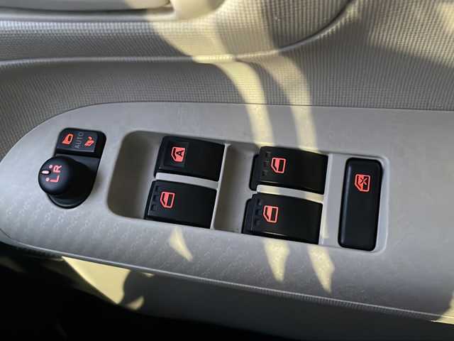 ダイハツ ムーヴ キャンバス X 道東・釧路十勝 2016(平28)年 3.7万km パールホワイトⅢ/ナチュラルベージュマイカメタリック 2トーン 4WD/純正カーオーディオ　/ＣＤ再生/横滑り防止装置/アイドリングストップ　/スマートキー　/プッシュスタート　/純正フロアマット　/社外１４インチアルミホイール/スタッドレスタイヤ積み込み/・155/65/R14/・溝5ミリ/・社外14インチアルミホイール