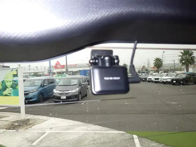 トヨタ ヴォクシー ZS 煌Ⅱ 千葉県 2019(平31)年 5.2万km ブラック 205/60R16/Toyota Safety Sense/・プリクラッシュセーフティ/・レーンディパーチャーアラート/・オートハイビーム/クルーズコントロール/両側パワースライドドア/純正SDナビ/地デジTV/【DVD/CD再生機能　Bluetooth接続】/バックカメラ/フリップダウンモニター/ドライブレコーダー（前後撮影）/革巻きステアリング/ETC/LEDヘッドライト/フォグライト/ウインカーミラー/クリアランスソナー/純正16インチアルミホイル/スマートキー