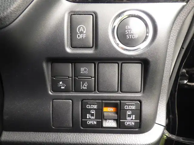 トヨタ ヴォクシー ZS 煌Ⅱ 千葉県 2019(平31)年 5.2万km ブラック 205/60R16/Toyota Safety Sense/・プリクラッシュセーフティ/・レーンディパーチャーアラート/・オートハイビーム/クルーズコントロール/両側パワースライドドア/純正SDナビ/地デジTV/【DVD/CD再生機能　Bluetooth接続】/バックカメラ/フリップダウンモニター/ドライブレコーダー（前後撮影）/革巻きステアリング/ETC/LEDヘッドライト/フォグライト/ウインカーミラー/クリアランスソナー/純正16インチアルミホイル/スマートキー