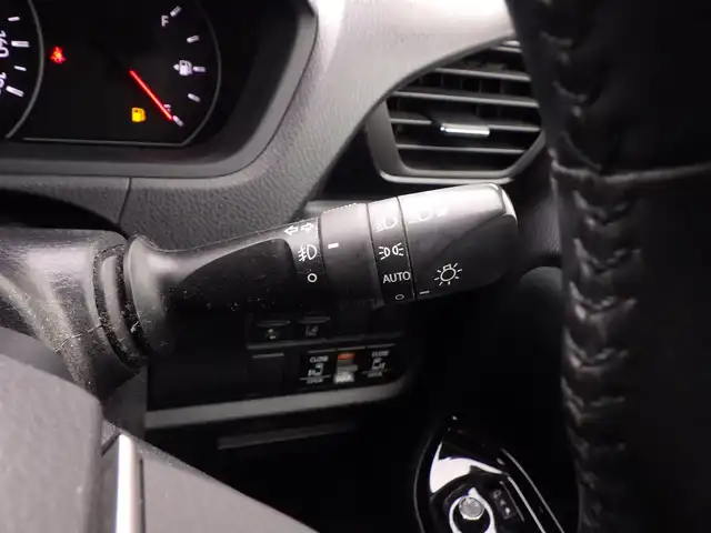 トヨタ ヴォクシー ZS 煌Ⅱ 千葉県 2019(平31)年 5.2万km ブラック 205/60R16/Toyota Safety Sense/・プリクラッシュセーフティ/・レーンディパーチャーアラート/・オートハイビーム/クルーズコントロール/両側パワースライドドア/純正SDナビ/地デジTV/【DVD/CD再生機能　Bluetooth接続】/バックカメラ/フリップダウンモニター/ドライブレコーダー（前後撮影）/革巻きステアリング/ETC/LEDヘッドライト/フォグライト/ウインカーミラー/クリアランスソナー/純正16インチアルミホイル/スマートキー