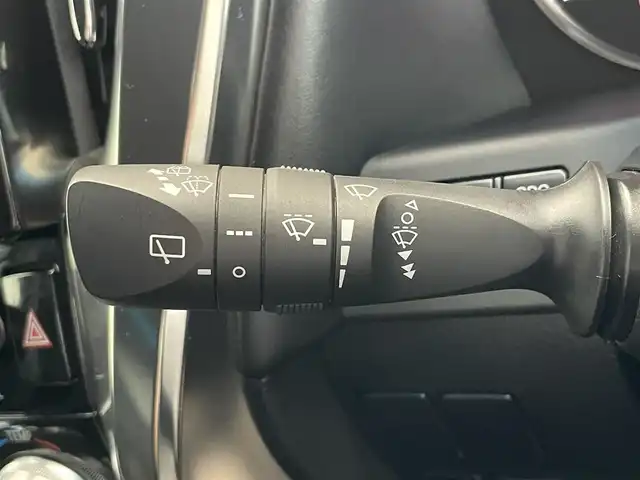 トヨタ アルファード S タイプゴールド 鹿児島県 2020(令2)年 6.1万km ホワイトパールクリスタルシャイン 禁煙車/トヨタセーフティセンス/・プリクラッシュセーフティ/・歩行者検知機能付衝突回避支援タイプ/・レーントレーシングアシスト/・レーダークルーズコントロール（全車速追従機能付）/・ロードサインアシスト/純正ナビ機能付きディスプレイオーディオ/バックカメラ/両側パワースライドドア/ETC/横滑り防止機能/3眼LEDヘッドライト/オートライト/オートマチックハイビーム/純正フロアマット/100V充電