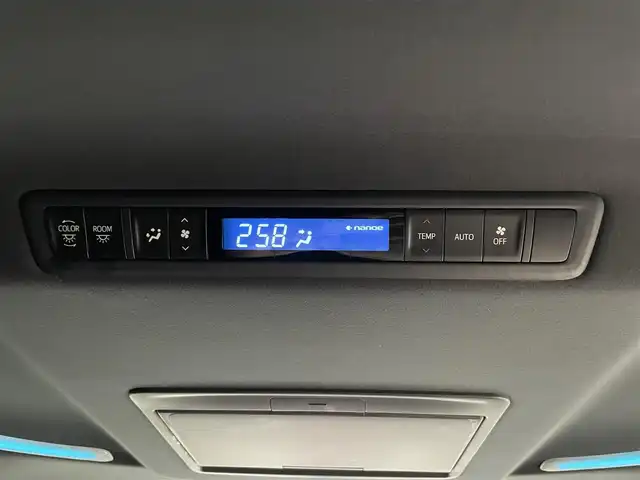 トヨタ アルファード S タイプゴールド 鹿児島県 2020(令2)年 6.1万km ホワイトパールクリスタルシャイン 禁煙車/トヨタセーフティセンス/・プリクラッシュセーフティ/・歩行者検知機能付衝突回避支援タイプ/・レーントレーシングアシスト/・レーダークルーズコントロール（全車速追従機能付）/・ロードサインアシスト/純正ナビ機能付きディスプレイオーディオ/バックカメラ/両側パワースライドドア/ETC/横滑り防止機能/3眼LEDヘッドライト/オートライト/オートマチックハイビーム/純正フロアマット/100V充電
