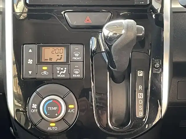 ダイハツ タント カスタム X 岐阜県 2015(平27)年 9.3万km パールホワイトⅢ (株)IDOMが運営する【じしゃロン多治見店】の自社ローン専用車両になります。こちらは現金またはオートローンご利用時の価格です。自社ローンご希望の方は別途その旨お申付け下さい。/純正ナビ/（Bluetooth・CD・DVD・USB・フルセグTV）/バックカメラ/ETC/プッシュスタート/片側パワースライドドア/LED/アイドリングストップ