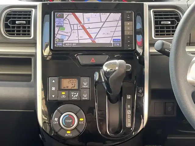 ダイハツ タント カスタム X 岐阜県 2015(平27)年 9.3万km パールホワイトⅢ (株)IDOMが運営する【じしゃロン多治見店】の自社ローン専用車両になります。こちらは現金またはオートローンご利用時の価格です。自社ローンご希望の方は別途その旨お申付け下さい。/純正ナビ/（Bluetooth・CD・DVD・USB・フルセグTV）/バックカメラ/ETC/プッシュスタート/片側パワースライドドア/LED/アイドリングストップ