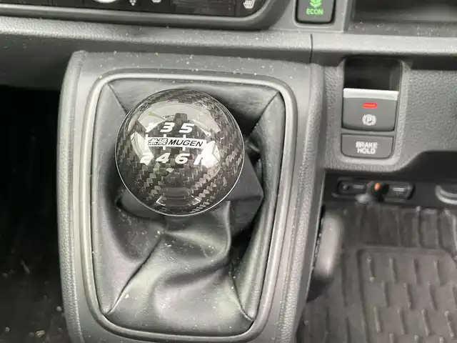 ホンダ Ｎ ＯＮＥ RS 千葉県 2024(令6)年 1.3万km メテオロイドグレーメタリック 6MT/ホンダセンシング/・衝突軽減ブレーキ/レーンキープアシスト/・レーダークルーズコントロール/オートハイビーム/・標識認識/コーナーセンサー(後)/純正ディスプレイオーディオ/・BT/HDMI/USB/カープレイ/バックカメラ/ステアリングスイッチ/ETC/ハーフレザーシート(ラックススエード)/シートヒーター(D/N席)/電動パーキングブレーキ/ブレーキホールド/LEDヘッドライト/オートライト/フォグライト/スマートキー/プッシュスタート/モデューロ15インチAW/無限シフトノブ/社外マフラー/カロッツェリアツィーター/追加メーター/純正フロアマット