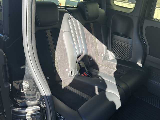 ホンダ Ｎ ＢＯＸ 埼玉県 2019(平31)年 5万km クリスタルブラックパール 純正ナビ　/(FM/AM/フルセグ/DVD/CD/SD/iPod/Bluetooth/USB)/ETC　/ドラレコ /バックカメラ/両側スライド　/プッシュスタート　/ステアリングスイッチ　/レーンキープ　/PCS　/TRC　/Pミラー　/クルコン追　/オートライト　/サンシェード　/ドアバイザー　/純正フロア　/パドルシフト　/ISOFIX　/LEDライト/スマートキー/スペアキー１本