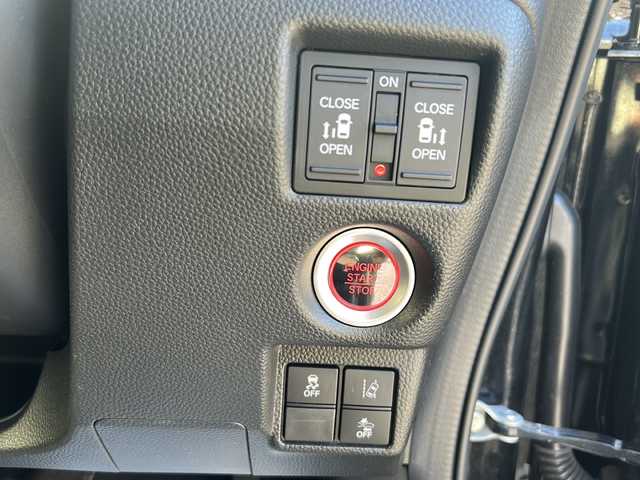 ホンダ Ｎ ＢＯＸ 埼玉県 2019(平31)年 5万km クリスタルブラックパール 純正ナビ　/(FM/AM/フルセグ/DVD/CD/SD/iPod/Bluetooth/USB)/ETC　/ドラレコ /バックカメラ/両側スライド　/プッシュスタート　/ステアリングスイッチ　/レーンキープ　/PCS　/TRC　/Pミラー　/クルコン追　/オートライト　/サンシェード　/ドアバイザー　/純正フロア　/パドルシフト　/ISOFIX　/LEDライト/スマートキー/スペアキー１本