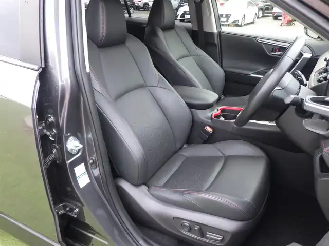 トヨタ ＲＡＶ４ アドベンチャー オフロードPKG 千葉県 2021(令3)年 3.6万km グレーメタリック Toyota Safety Sense/・プリクラッシュセーフティ/・レーンディパーチャーアラート/・オートハイビーム/・レーダークルーズコントロール/・ブラインドスポットモニター/ディスプレイオーディオ/【Bluetooth接続】/パノラミックビューモニター/ドライブレコーダー/運転席パワーシート/前席エアシート/シートヒーター/革巻きステアリング/ステアリングスイッチ/ステアリングヒーター/ETC/LEDヘッドライト/フォグライト/ウインカーミラー/クリアランスソナー/TRDマッドフラップ/純正18インチアルミホイル/サイド/カーテンエアバッグ/スマートキー