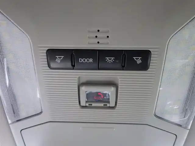 トヨタ ＲＡＶ４ アドベンチャー オフロードPKG 千葉県 2021(令3)年 3.6万km グレーメタリック Toyota Safety Sense/・プリクラッシュセーフティ/・レーンディパーチャーアラート/・オートハイビーム/・レーダークルーズコントロール/・ブラインドスポットモニター/ディスプレイオーディオ/【Bluetooth接続】/パノラミックビューモニター/ドライブレコーダー/運転席パワーシート/前席エアシート/シートヒーター/革巻きステアリング/ステアリングスイッチ/ステアリングヒーター/ETC/LEDヘッドライト/フォグライト/ウインカーミラー/クリアランスソナー/TRDマッドフラップ/純正18インチアルミホイル/サイド/カーテンエアバッグ/スマートキー