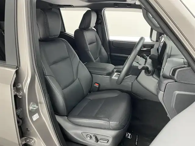 トヨタ ランドクルーザー ２５０ VX 愛知県 2024(令6)年 2.9万km アバンギャルドブロンズメタリック 純正１２．３インチディスプレイオーディオ/トヨタチームメイト　/丸目ヘッドライト　/モデリスタＰＫＧ　/シグネチャーイルミブレード　/モデリスタオーバーフェンダー　/リアバンパーステップガード/トヨタセーフティセンス/デジタルインナーミラー/アラウンドビューモニター/ムーンルーフ/ブラインドスポットモニター/HDMI/ステアリングヒーター/レーダークルーズコントロール/黒革シート/パワーシート/パワーバックドア/シートヒーター/エアシート/フルセグTV/前後ドライブレコーダー/ETC2.0/純正アルミホイール/純正フロアマット/LEDオートライト/フォグランプ/Miracast/衝突被害軽減ブレーキ