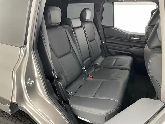 トヨタ ランドクルーザー ２５０ VX 愛知県 2024(令6)年 2.9万km アバンギャルドブロンズメタリック 純正１２．３インチディスプレイオーディオ/トヨタチームメイト　/丸目ヘッドライト　/モデリスタＰＫＧ　/シグネチャーイルミブレード　/モデリスタオーバーフェンダー　/リアバンパーステップガード/トヨタセーフティセンス/デジタルインナーミラー/アラウンドビューモニター/ムーンルーフ/ブラインドスポットモニター/HDMI/ステアリングヒーター/レーダークルーズコントロール/黒革シート/パワーシート/パワーバックドア/シートヒーター/エアシート/フルセグTV/前後ドライブレコーダー/ETC2.0/純正アルミホイール/純正フロアマット/LEDオートライト/フォグランプ/Miracast/衝突被害軽減ブレーキ