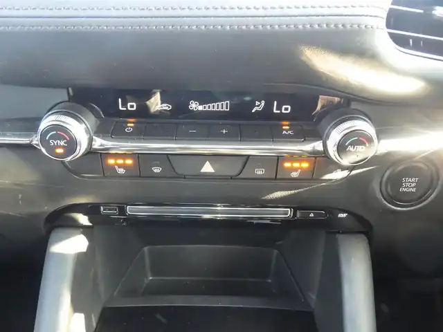 マツダ マツダ３セダン 20S プロアクティブ 千葉県 2019(令1)年 1.5万km マシーングレープレミアムM スマートブレーキサポート/ブラインドスポットモニタリング/レーンキープ・アシスト・システム/アクティブ・ドライビング・ディスプレイ/純正SDナビ/地デジTV/【DVD/CD再生機能　Bluetooth接続】/【Apple CarPlay　Android Auto対応】/バックカメラ/革巻きステアリング/ステアリングヒーター/ステアリングスイッチ/運転席パワーシート/前席シートヒーター/ETC/LEDヘッドライト/ウインカーミラー/コーナーセンサー/純正18インチアルミホイル/サイド/カーテンエアバッグ/アドバンストキーレスエントリー