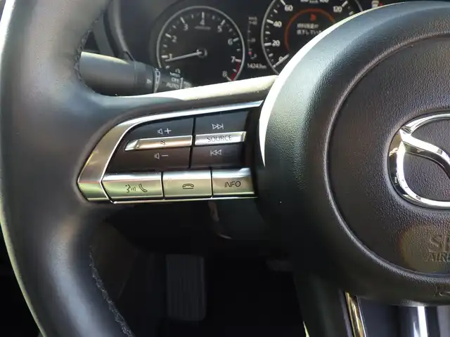 マツダ マツダ３セダン 20S プロアクティブ 千葉県 2019(令1)年 1.5万km マシーングレープレミアムM スマートブレーキサポート/ブラインドスポットモニタリング/レーンキープ・アシスト・システム/アクティブ・ドライビング・ディスプレイ/純正SDナビ/地デジTV/【DVD/CD再生機能　Bluetooth接続】/【Apple CarPlay　Android Auto対応】/バックカメラ/革巻きステアリング/ステアリングヒーター/ステアリングスイッチ/運転席パワーシート/前席シートヒーター/ETC/LEDヘッドライト/ウインカーミラー/コーナーセンサー/純正18インチアルミホイル/サイド/カーテンエアバッグ/アドバンストキーレスエントリー