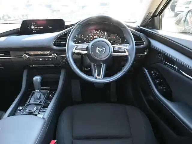 マツダ マツダ３セダン 20S プロアクティブ 千葉県 2019(令1)年 1.5万km マシーングレープレミアムM スマートブレーキサポート/ブラインドスポットモニタリング/レーンキープ・アシスト・システム/アクティブ・ドライビング・ディスプレイ/純正SDナビ/地デジTV/【DVD/CD再生機能　Bluetooth接続】/【Apple CarPlay　Android Auto対応】/バックカメラ/革巻きステアリング/ステアリングヒーター/ステアリングスイッチ/運転席パワーシート/前席シートヒーター/ETC/LEDヘッドライト/ウインカーミラー/コーナーセンサー/純正18インチアルミホイル/サイド/カーテンエアバッグ/アドバンストキーレスエントリー