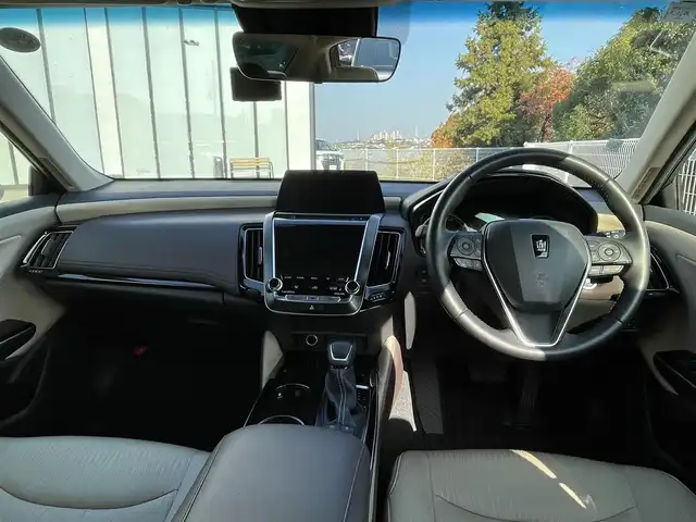 トヨタ クラウン ハイブリッド S Cパッケージ 大阪府 2019(平31)年 2.9万km シルバーM 純正ナビ　/トヨタセーフティセンス /バックカメラ　/前後ドライブレコーダー /ETC /ＨＵＤ　/ＢＳＭ /レーダークルーズコントロール /パワーシート /シートヒーター /ステアリングヒーター /パドルシフト/純正フロアマット/LEDヘッド・フォグ/純正17インチAW/スペアキー