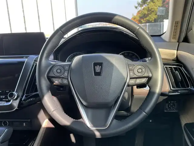 トヨタ クラウン ハイブリッド S Cパッケージ 大阪府 2019(平31)年 2.9万km シルバーM 純正ナビ　/トヨタセーフティセンス /バックカメラ　/前後ドライブレコーダー /ETC /ＨＵＤ　/ＢＳＭ /レーダークルーズコントロール /パワーシート /シートヒーター /ステアリングヒーター /パドルシフト/純正フロアマット/LEDヘッド・フォグ/純正17インチAW/スペアキー