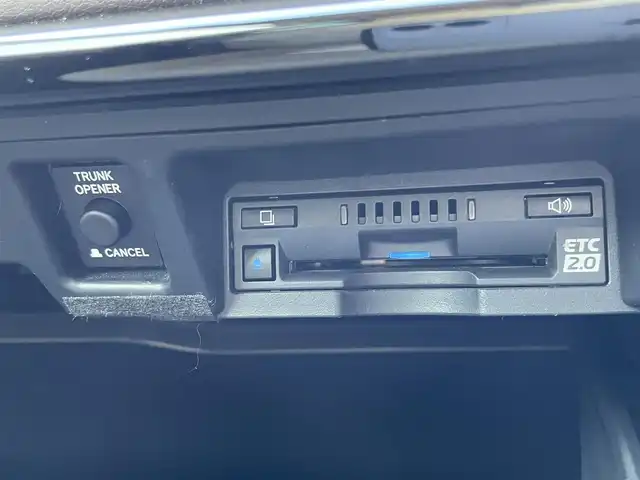 トヨタ クラウン ハイブリッド S Cパッケージ 大阪府 2019(平31)年 2.9万km シルバーM 純正ナビ　/トヨタセーフティセンス /バックカメラ　/前後ドライブレコーダー /ETC /ＨＵＤ　/ＢＳＭ /レーダークルーズコントロール /パワーシート /シートヒーター /ステアリングヒーター /パドルシフト/純正フロアマット/LEDヘッド・フォグ/純正17インチAW/スペアキー