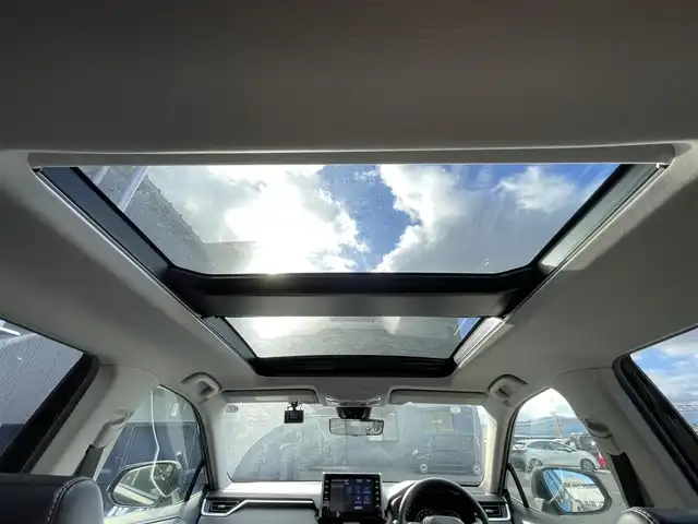 トヨタ ＲＡＶ４ G Zパッケージ 滋賀県 2021(令3)年 4万km アティチュードブラックマイカ TRDエアロ/パノラマルーフ/レザーシート/純正８型ディスプレイオーディオ/デジタルインナーミラー/シートヒーター/パワーシート/BSM/パワーバックドア/パノラミックビューモニター/追従クルーズコントロール/LEDヘッドライト/純正１９AW/ステアリングヒーター