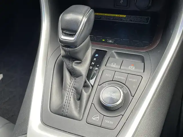 トヨタ ＲＡＶ４ G Zパッケージ 滋賀県 2021(令3)年 4万km アティチュードブラックマイカ TRDエアロ/パノラマルーフ/レザーシート/純正８型ディスプレイオーディオ/デジタルインナーミラー/シートヒーター/パワーシート/BSM/パワーバックドア/パノラミックビューモニター/追従クルーズコントロール/LEDヘッドライト/純正１９AW/ステアリングヒーター