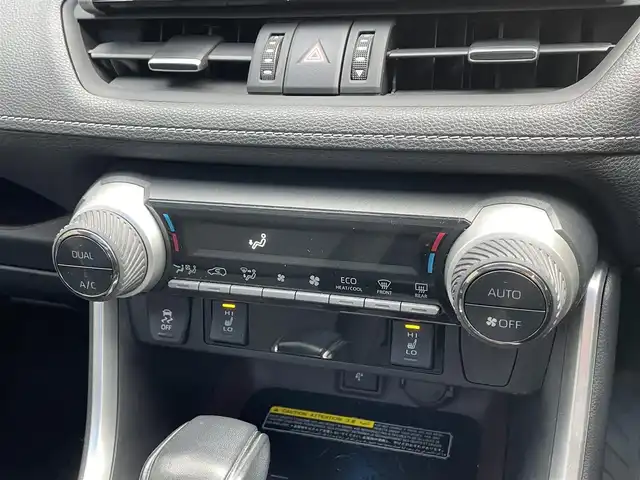 トヨタ ＲＡＶ４ G Zパッケージ 滋賀県 2021(令3)年 4万km アティチュードブラックマイカ TRDエアロ/パノラマルーフ/レザーシート/純正８型ディスプレイオーディオ/デジタルインナーミラー/シートヒーター/パワーシート/BSM/パワーバックドア/パノラミックビューモニター/追従クルーズコントロール/LEDヘッドライト/純正１９AW/ステアリングヒーター