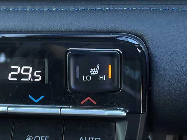 トヨタ ヴォクシー S－Z 山口県 2024(令6)年 3.2万km ホワイトパールクリスタルシャイン 純正ディスプレイオーディオ/・ナビキッド/・Bluetooth接続/・フルセグTV/・AM/FM/・CD/DVDキット/・Miracast/・HDMI/バックカメラ/ビルトインETC/ドライブレコーダー/Toyota Safety Sense/・プリクラッシュセーフティ/・レーントレーシングアシスト/・レーンチェンジアシスト/・レーンディパーチャーアラート/・プロアクティブドライビングアシスト/・フロントクロストラフィックアラート/・発進遅れ告知機能/・ロードサインアシスト/・レーダークルーズコントロール/・ドライバー異常時対応システム/・ブラインドスポットモニター/USB入力端子/純正フロアマット/両側パワースライドドア/スマートキー/プッシュスタート/スペアキー1本/ハーフレザーシート/シートヒーター/純正LEDライト/純正17インチアルミホイール/ドアバイザー/ウィンカーミラー/取扱説明書/保証書