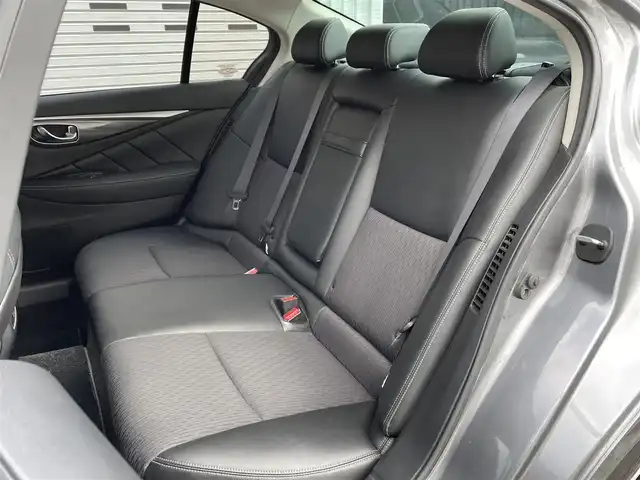 日産 スカイライン ハイブリッド 350GT FOUR 道央・札幌 2014(平26)年 12.1万km ダークメタルグレー (株)IDOMが運営する【じしゃロン札幌豊平店】の自社ローン対象車両になります。こちらは現金ご利用時の価格です。/自社ローンご希望の方は別途その旨お申付け下さい。/プッシュスタート/ハーフレザーシート/前席パワーシート/純正ナビ・フルセグTV/バックカメラ/ETC