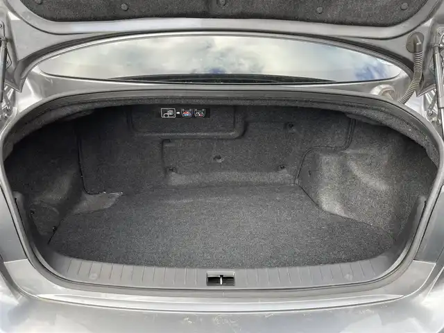 日産 スカイライン ハイブリッド 350GT FOUR 道央・札幌 2014(平26)年 12.1万km ダークメタルグレー (株)IDOMが運営する【じしゃロン札幌豊平店】の自社ローン対象車両になります。こちらは現金ご利用時の価格です。/自社ローンご希望の方は別途その旨お申付け下さい。/プッシュスタート/ハーフレザーシート/前席パワーシート/純正ナビ・フルセグTV/バックカメラ/ETC