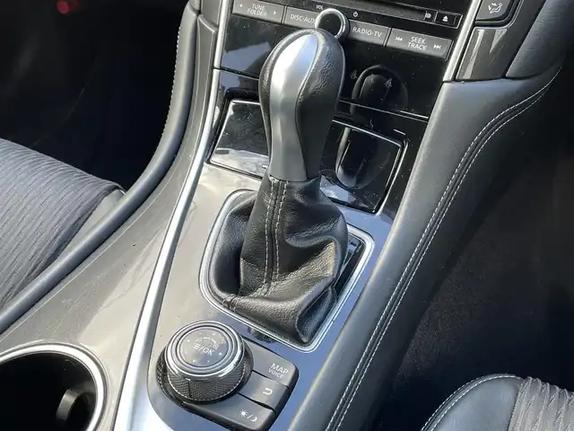 日産 スカイライン ハイブリッド 350GT FOUR 道央・札幌 2014(平26)年 12.1万km ダークメタルグレー (株)IDOMが運営する【じしゃロン札幌豊平店】の自社ローン対象車両になります。こちらは現金ご利用時の価格です。/自社ローンご希望の方は別途その旨お申付け下さい。/プッシュスタート/ハーフレザーシート/前席パワーシート/純正ナビ・フルセグTV/バックカメラ/ETC