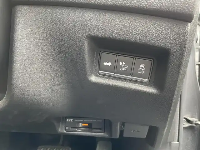 日産 スカイライン ハイブリッド 350GT FOUR 道央・札幌 2014(平26)年 12.1万km ダークメタルグレー (株)IDOMが運営する【じしゃロン札幌豊平店】の自社ローン対象車両になります。こちらは現金ご利用時の価格です。/自社ローンご希望の方は別途その旨お申付け下さい。/プッシュスタート/ハーフレザーシート/前席パワーシート/純正ナビ・フルセグTV/バックカメラ/ETC