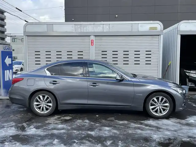 日産 スカイライン ハイブリッド 350GT FOUR 道央・札幌 2014(平26)年 12.1万km ダークメタルグレー (株)IDOMが運営する【じしゃロン札幌豊平店】の自社ローン対象車両になります。こちらは現金ご利用時の価格です。/自社ローンご希望の方は別途その旨お申付け下さい。/プッシュスタート/ハーフレザーシート/前席パワーシート/純正ナビ・フルセグTV/バックカメラ/ETC