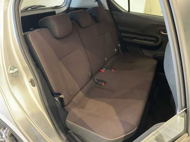 トヨタ アクア G 福井県 2014(平26)年 5.6万km シルバーM ケンウッドナビ/フルセグTV/BT/DVD/CD/SD/バックカメラ/クルーズコントロール/先行車発信お知らせ/ETC/前後ドライブレコーダー/オートライト/LEDヘッドライト/LED黄色フォグ/社外AW付サマータイヤ車載/プッシュスタート/スマートキー/社外14インチアルミホイール