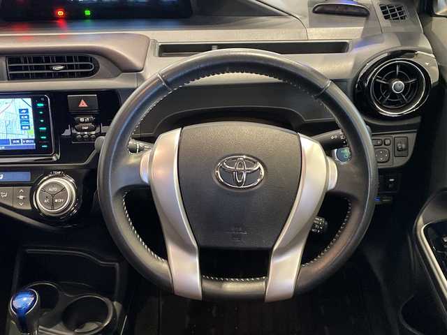 トヨタ アクア G 福井県 2014(平26)年 5.6万km シルバーM ケンウッドナビ/フルセグTV/BT/DVD/CD/SD/バックカメラ/クルーズコントロール/先行車発信お知らせ/ETC/前後ドライブレコーダー/オートライト/LEDヘッドライト/LED黄色フォグ/社外AW付サマータイヤ車載/プッシュスタート/スマートキー/社外14インチアルミホイール