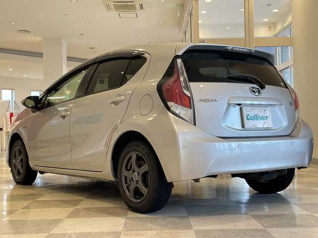 トヨタ アクア G 福井県 2014(平26)年 5.6万km シルバーM ケンウッドナビ/フルセグTV/BT/DVD/CD/SD/バックカメラ/クルーズコントロール/先行車発信お知らせ/ETC/前後ドライブレコーダー/オートライト/LEDヘッドライト/LED黄色フォグ/社外AW付サマータイヤ車載/プッシュスタート/スマートキー/社外14インチアルミホイール