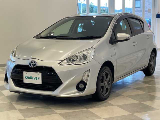 トヨタ アクア G 福井県 2014(平26)年 5.6万km シルバーM ケンウッドナビ/フルセグTV/BT/DVD/CD/SD/バックカメラ/クルーズコントロール/先行車発信お知らせ/ETC/前後ドライブレコーダー/オートライト/LEDヘッドライト/LED黄色フォグ/社外AW付サマータイヤ車載/プッシュスタート/スマートキー/社外14インチアルミホイール