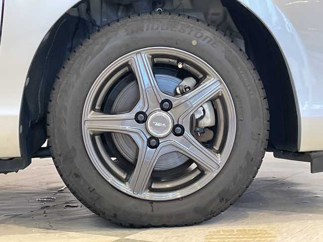 トヨタ アクア G 福井県 2014(平26)年 5.6万km シルバーM ケンウッドナビ/フルセグTV/BT/DVD/CD/SD/バックカメラ/クルーズコントロール/先行車発信お知らせ/ETC/前後ドライブレコーダー/オートライト/LEDヘッドライト/LED黄色フォグ/社外AW付サマータイヤ車載/プッシュスタート/スマートキー/社外14インチアルミホイール