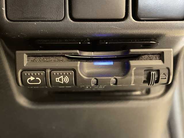 トヨタ アクア G 福井県 2014(平26)年 5.6万km シルバーM ケンウッドナビ/フルセグTV/BT/DVD/CD/SD/バックカメラ/クルーズコントロール/先行車発信お知らせ/ETC/前後ドライブレコーダー/オートライト/LEDヘッドライト/LED黄色フォグ/社外AW付サマータイヤ車載/プッシュスタート/スマートキー/社外14インチアルミホイール