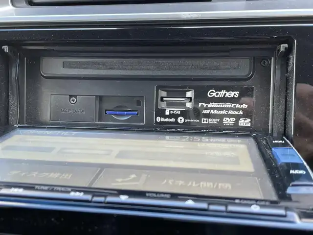 ホンダ フィット ハイブリット Lパッケージ 大阪府 2015(平27)年 6.1万km クリスタルブラックパール 純正ナビ/・Bluetooth/フルセグTV/CD/DVD/ラジオ/　MusicRsck/主要装備/・バックカメラ/・クルーズコントロール/・衝突軽減ブレーキ/・横滑り防止装置/・ハーフレザーシート/・チップアップシート/・純正ホイールキャップ/・純正フロアマット/・手動防眩ルームミラー/・LEDヘッドライト/・ドライブレコーダー前後/・ETC/・ダブルサイド+カーテンエアバック