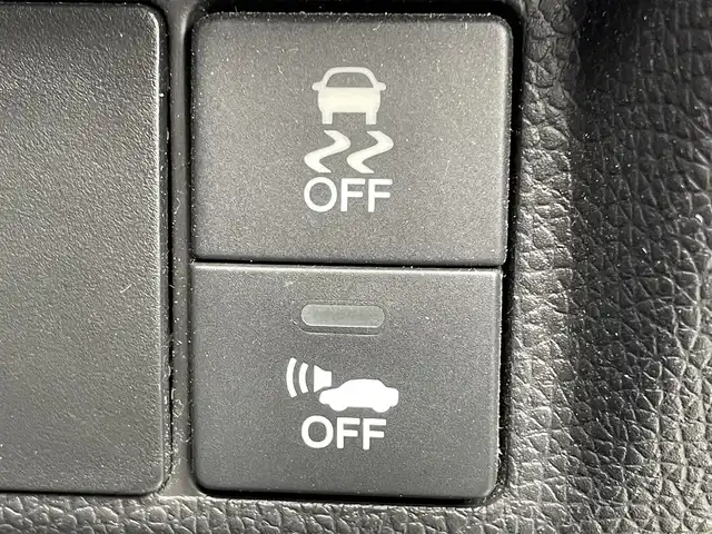 ホンダ フィット ハイブリット Lパッケージ 大阪府 2015(平27)年 6.1万km クリスタルブラックパール 純正ナビ/・Bluetooth/フルセグTV/CD/DVD/ラジオ/　MusicRsck/主要装備/・バックカメラ/・クルーズコントロール/・衝突軽減ブレーキ/・横滑り防止装置/・ハーフレザーシート/・チップアップシート/・純正ホイールキャップ/・純正フロアマット/・手動防眩ルームミラー/・LEDヘッドライト/・ドライブレコーダー前後/・ETC/・ダブルサイド+カーテンエアバック